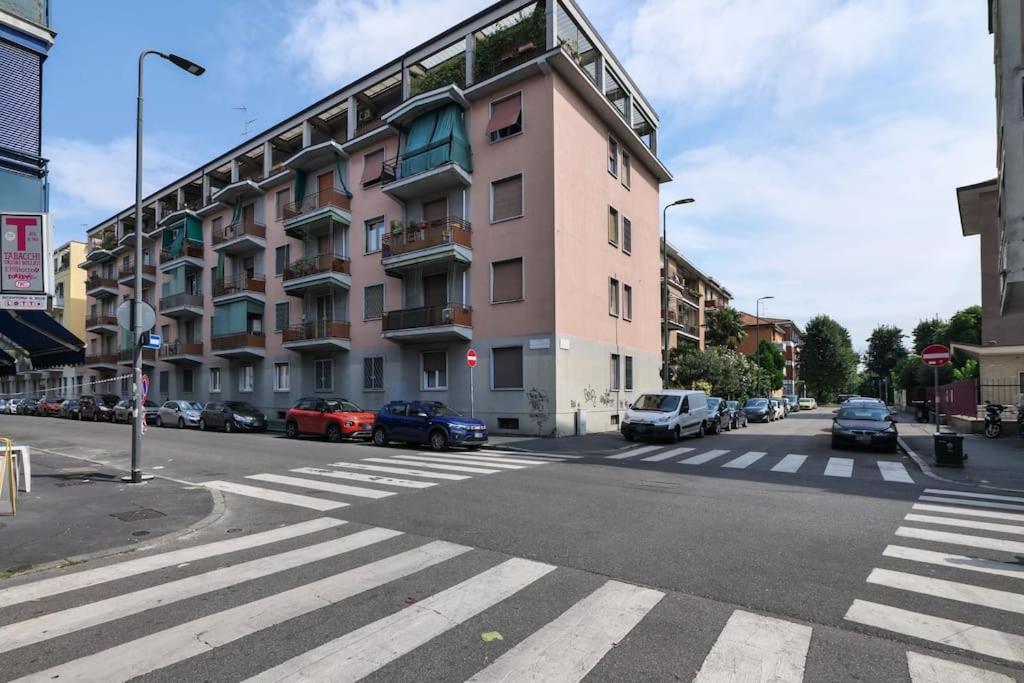 Primopiano - Astico Apartment Milan Luaran gambar